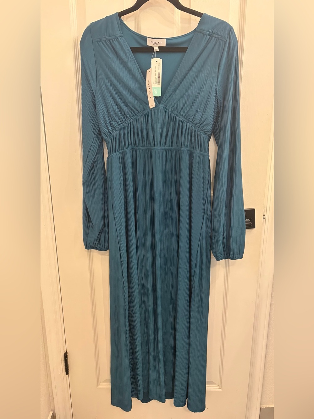 Gilli Teal V-Neck Long-Sleeve Maxi Dress